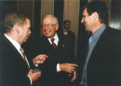 Vladimir Zubov s Vaclavem Havelem a Ernstem Bodnerem